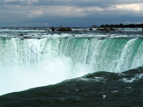 Les chutes nues de Washington regorgent de piscines magiques